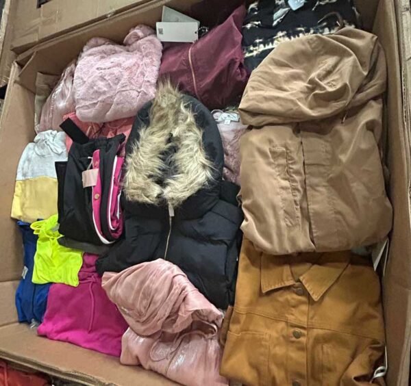 iris clothing liquidation pallets lot ruckoad winer