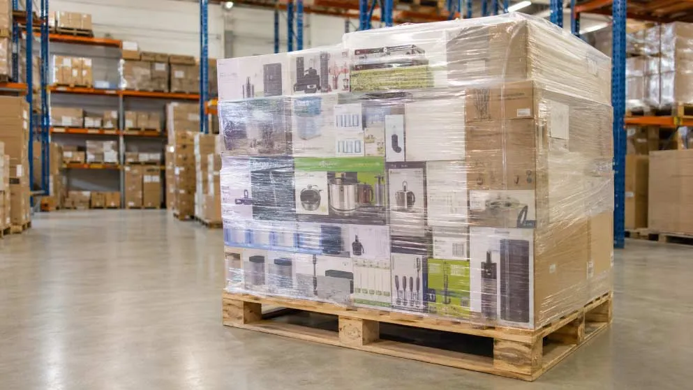 Pallet of brand-new U.S. market inventory inside a wholesale liquidation warehouse